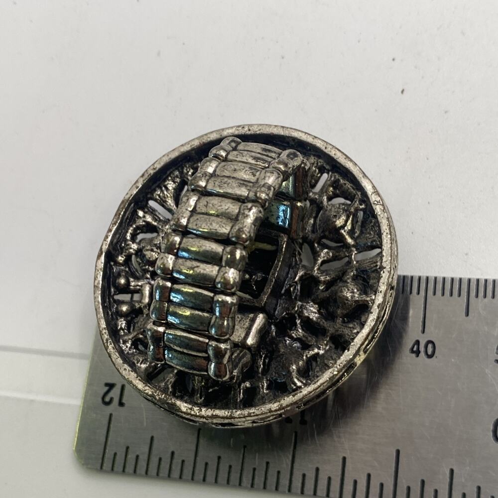 Womens Rhinestone Stretch Ring Size 7 Stretches - Picture 4 of 5